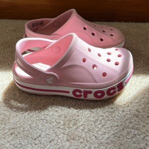 Pink bayaband crocs